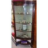 Edwardian Chippendale revival mahogany serpentine fronted standing corner cupboard with