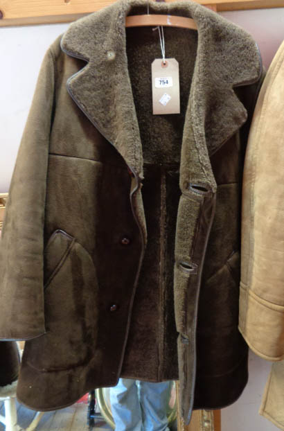 A Moorlands men's sheepskin coat - size 44"