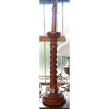 A giltwood column pattern lamp