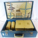 A vintage part picnic set