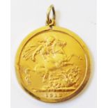 A 1913 gold sovereign loose mounted in .375 pendant frame