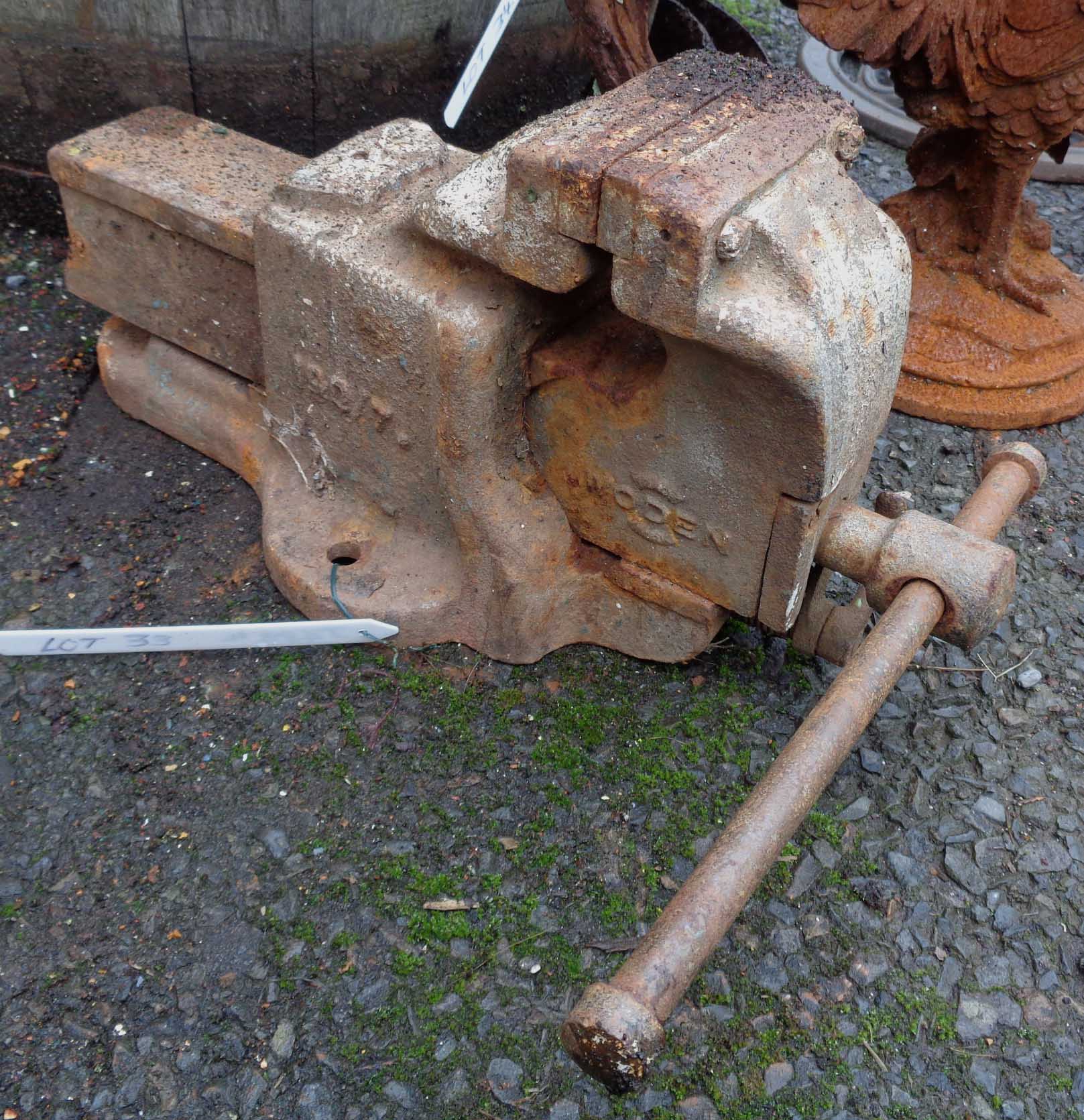 A Woden engineering bench vise