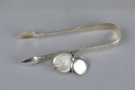A PAIR OF SILVER SUGAR NIPS, hallmarks indistinct, approximate gross weight 56.6 grams/1.82ozt,