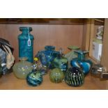 A MIXED LOT MDINA STUDIO GLASS, to include a pulled lobe vase, a perfume bottle with the stopper