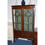 AN EDWARDIAN MAHOGANY AND INLAID ASTRAGAL GLAZED TWO DOOR DISPLAY CABINET, approximate size width