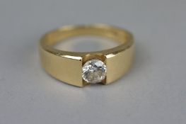 A WHITE STONE SOLITAIRE 14CT YELLOW GOLD RING, ring sizeT 1/2, approximate gross weight 4.9 grams