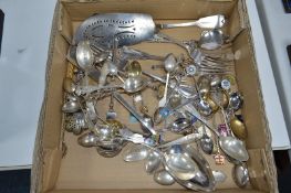 A MIXED LOT OF SILVER AND PLATED SOVENIR SPOONS, etc