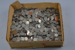 A BOX OF MAINLY 20TH CENTURY SIXPENCE COINS