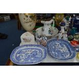 A GROUP OF CERAMICS AND GLASS, to include nodding head figures, two 'Willow' pattern meat