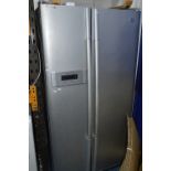 AN LG AMERICAN STYLE FRIDGE FREEZER, 172cm x 90cm