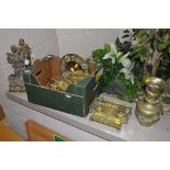 VARIOUS BRASSWARES, to include ink stand, Oriental vase, embossed Dragon decoration, approximate
