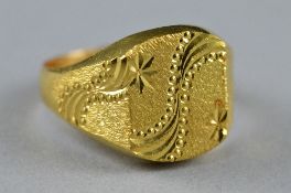 A 9CT SIGNET RING, ring size O, approximate weight 6.5 grams