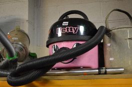 A HETTY VACUUM CLEANER (no nozzle)