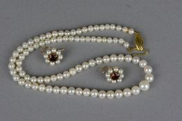 A LATE 20TH CENTURY GRADUATED AKOYA CULTURED PEARL NEKCLACE, measuring approximately 400mm in