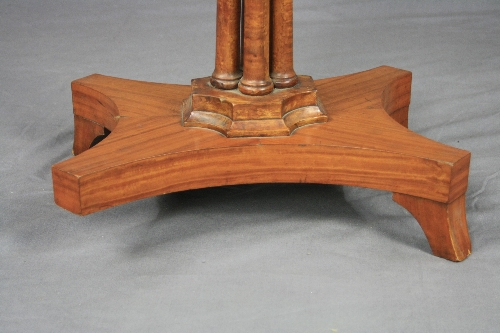 A 19TH CENTURY OVAL SATINWOOD, ROSEWOOD INLAID AND BANDED TILT TOP TABLE, the galleried top with - Bild 2 aus 4