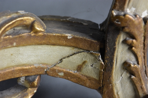 A 19TH CENTURY BAROQUE STYLE GESSO AND GILTWOOD CONSOLE TABLE, the later ebonised faux black - Bild 8 aus 11