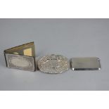 A GEORGE V RECTANGULAR SILVER VISITING CARD CASE, canted corners, hinged cover, makers Walker &
