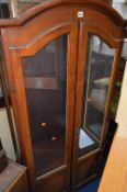 A MODERN MAHOGANY GLAZED TWO DOOR DISPLAY CABINET, approximate size width 85cm x height 163cm x
