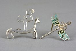 ALASTAIR NORMAN GRANT, a Scottish Art Nouveau style enamelled silver dragonfly pendant brooch,