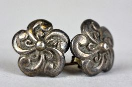 A PAIR OF CELTIC DESIGN STYLISED FLOWER STUD EARRINGS, approximate gross weight 5.5 grams