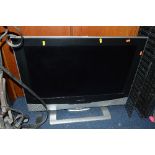 A RELISYS 32' LCD TV (remote)