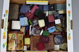 A BOX OF VARIOUS EMPTY JEWELLERY BOXES