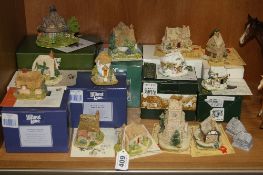 THIRTEEN LILLIPUT LANE SCULPTURES AND TWO MINIATURE 25TH ANNIVERSARY SILVER COLOURED SCULPTURES,
