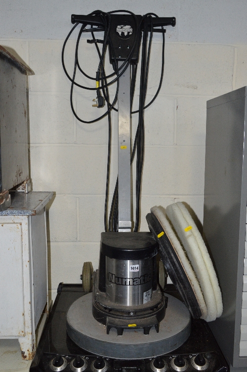 A NUMATIC NMD 1000S FLOOR POLISHER WITH SPARE HEADS