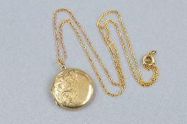 A 9CT LOCKET ON 9CT CHAIN, approximate weight 4.7 grams
