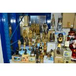 A GROUP OF BOXED AND LOOSE EGYPTIAN FIGURES AND BUSTS, etc (approximately thirty three items)