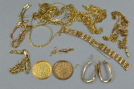 A BAG OF MIXED 9CT BROKEN JEWELLERY, including watch straps, necklaces, etc, approximate weight 70