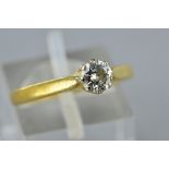 AN 18CT GOLD SOLITAIRE DIAMOND RING, ring size M, approximate weight 3.5 grams