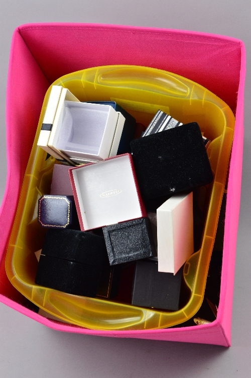 A BOX OF EMPTY JEWELLERY BOXES