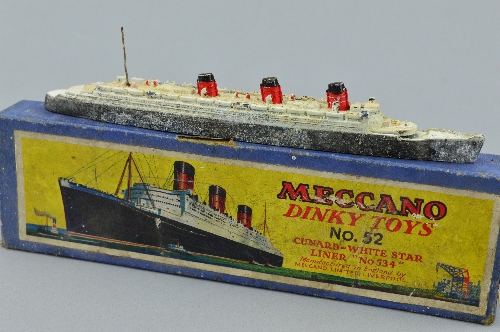 A BOXED PRE-WAR DINKY TOYS CUNARD-WHITE STAR LINER '534', No.52, black, white and red livery, - Bild 2 aus 2