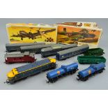 A QUANTITY OF UNBOXED AND ASSORTED TRI-ANG RAILWAYS OO GAUGE TRANCONTINENTAL ITEMS, to include B-