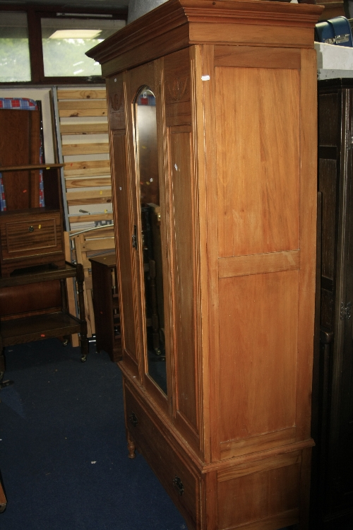 AN EDWARDIAN SATINWOOD SINGLE MIRROR DOOR WARDROBE above a single drawer