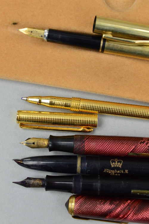 TWO BOXED CROSS ROLLED GOLD FOUNTAIN PENS, both 1/20 10ct rolled gold made in Ireland, 14ct gold - Image 2 of 2