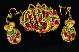 A VICTORIAN GOLD PLATED SET OF JEWELLERY, to include a brooch, a fancy entwined triple knot, with