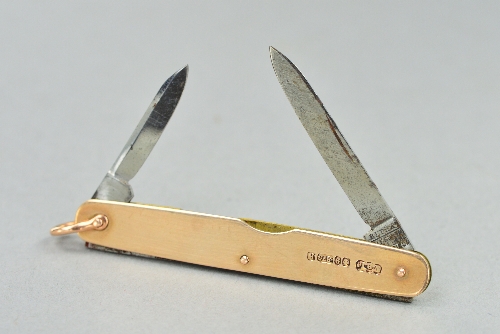 A 9CT FRUIT KNIFE, approximate weight 15.3 grams