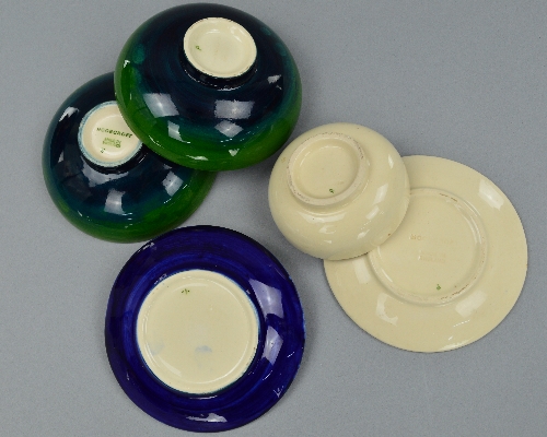 A PAIR OF SMALL MOORCROFT 'ANEMONE' PATTERN BOWLS, in the green colourway with Moorcroft backstamps, - Image 3 of 4