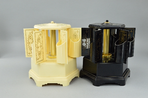 A PAIR OF SELCO BAKLITE NOVELTY MUSICAL CIGARETTE DISPENSERS, one in cream, the other in black, - Image 4 of 6