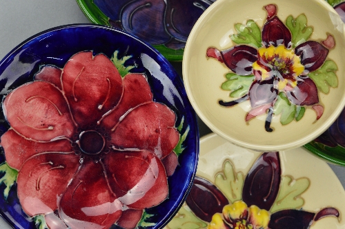 A PAIR OF SMALL MOORCROFT 'ANEMONE' PATTERN BOWLS, in the green colourway with Moorcroft backstamps, - Image 4 of 4