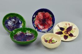 A PAIR OF SMALL MOORCROFT 'ANEMONE' PATTERN BOWLS, in the green colourway with Moorcroft backstamps,