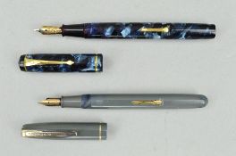 A CONWAY STEWART NO.286 FOUNTAIN PEN, in marbled grey (with 14ct gold CS nib) and a boxed