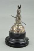 A SILVER NOVELTY GOLFING HARE, s.d. to clubTROPHY