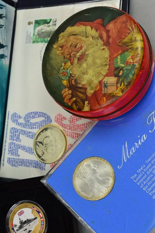 A BOX WITH AMOUNTS OF COINS AND COMMEMORATIVES, to include a sterling silver medal for Queen - Image 4 of 4