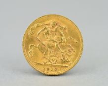 A FULL GOLD SOVEREIGN GEORGE V 1913