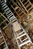 AN ALUMINIUM EXTENSION LADDER, (3.5m closed) and a set of steps