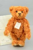 A BOXED LIMITED EDITION STEIFF 'BRITISH COLLECTORS TEDDY BEAR 2005', No 02591/4000, No 661969,