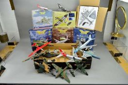A QUANTITY OF BOXED AND UNBOXED MAINLY CORGI CLASSICS THE AVIATION ARCHIVE MODELS, boxed models